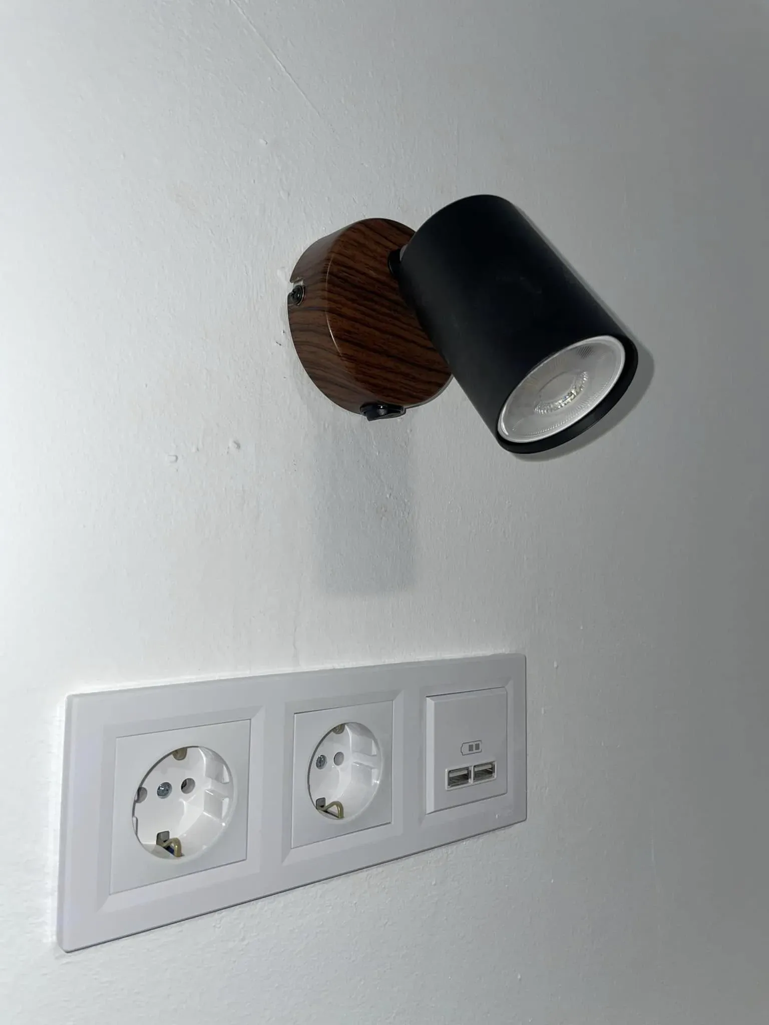 Villanyszerelési munka 104