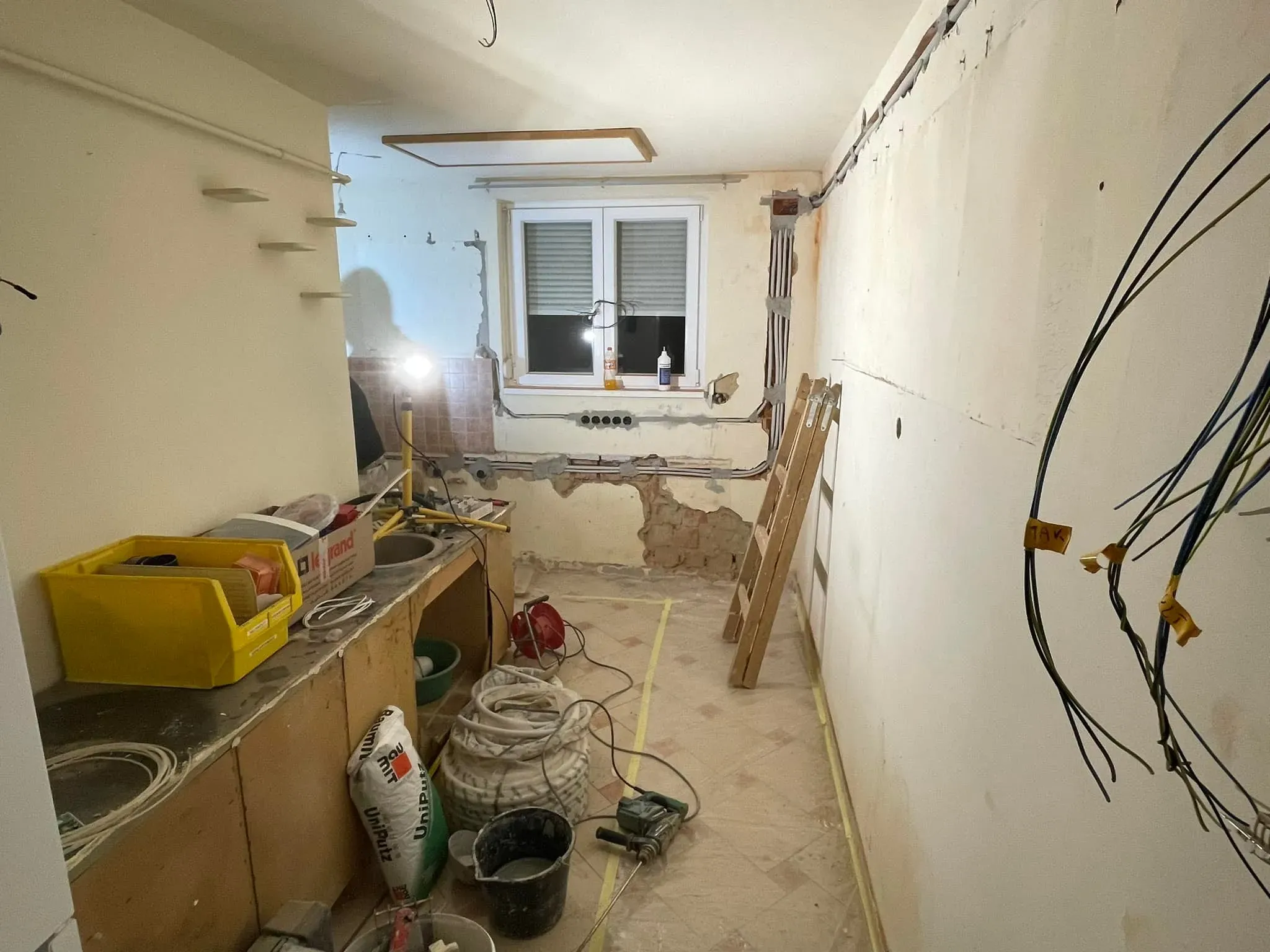 Villanyszerelési munka 13