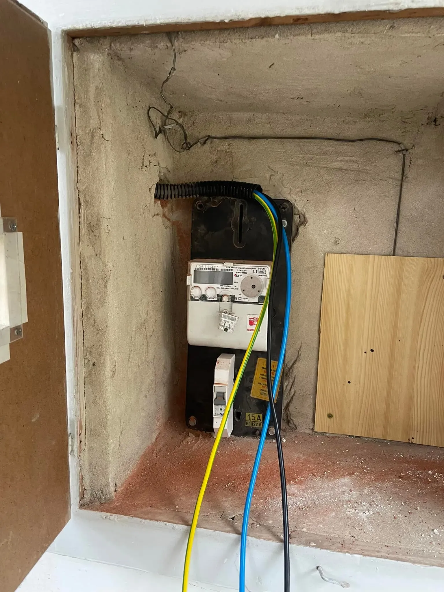 Villanyszerelési munka 24