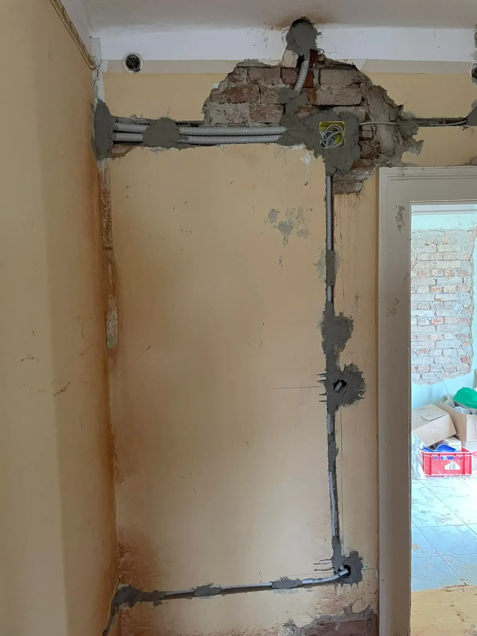 Villanyszerelési munka 30