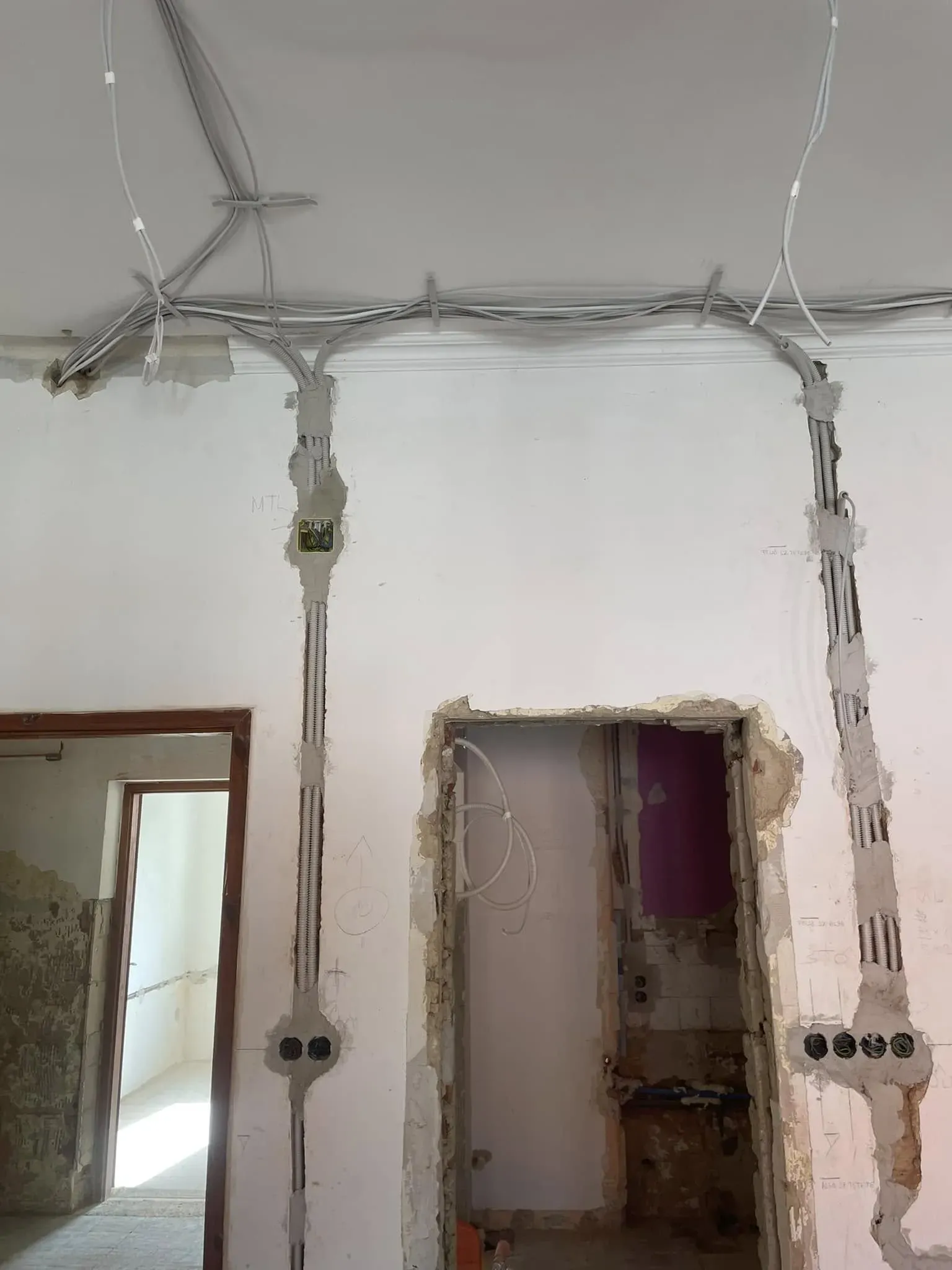 Villanyszerelési munka 72