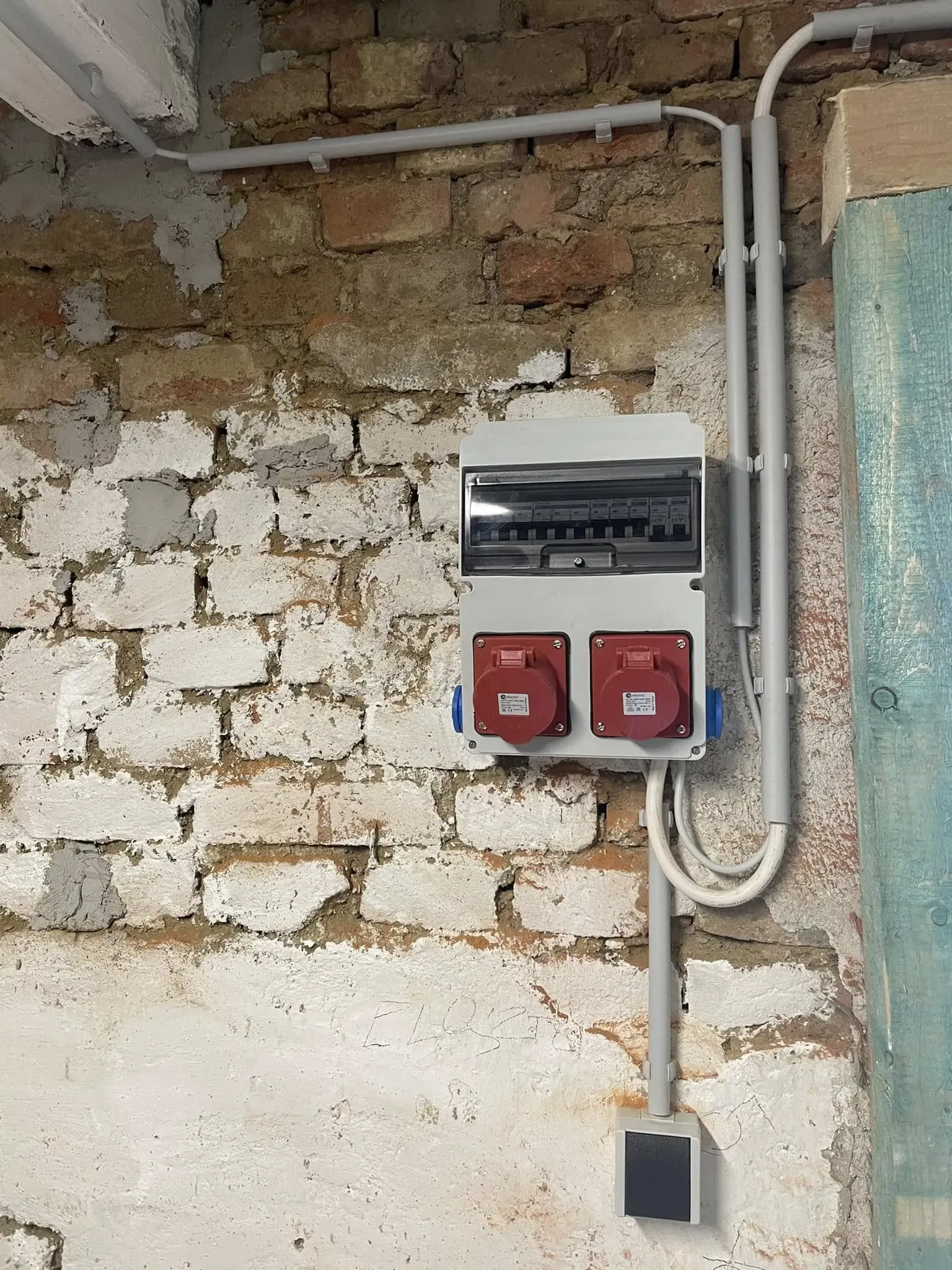 Villanyszerelési munka 82