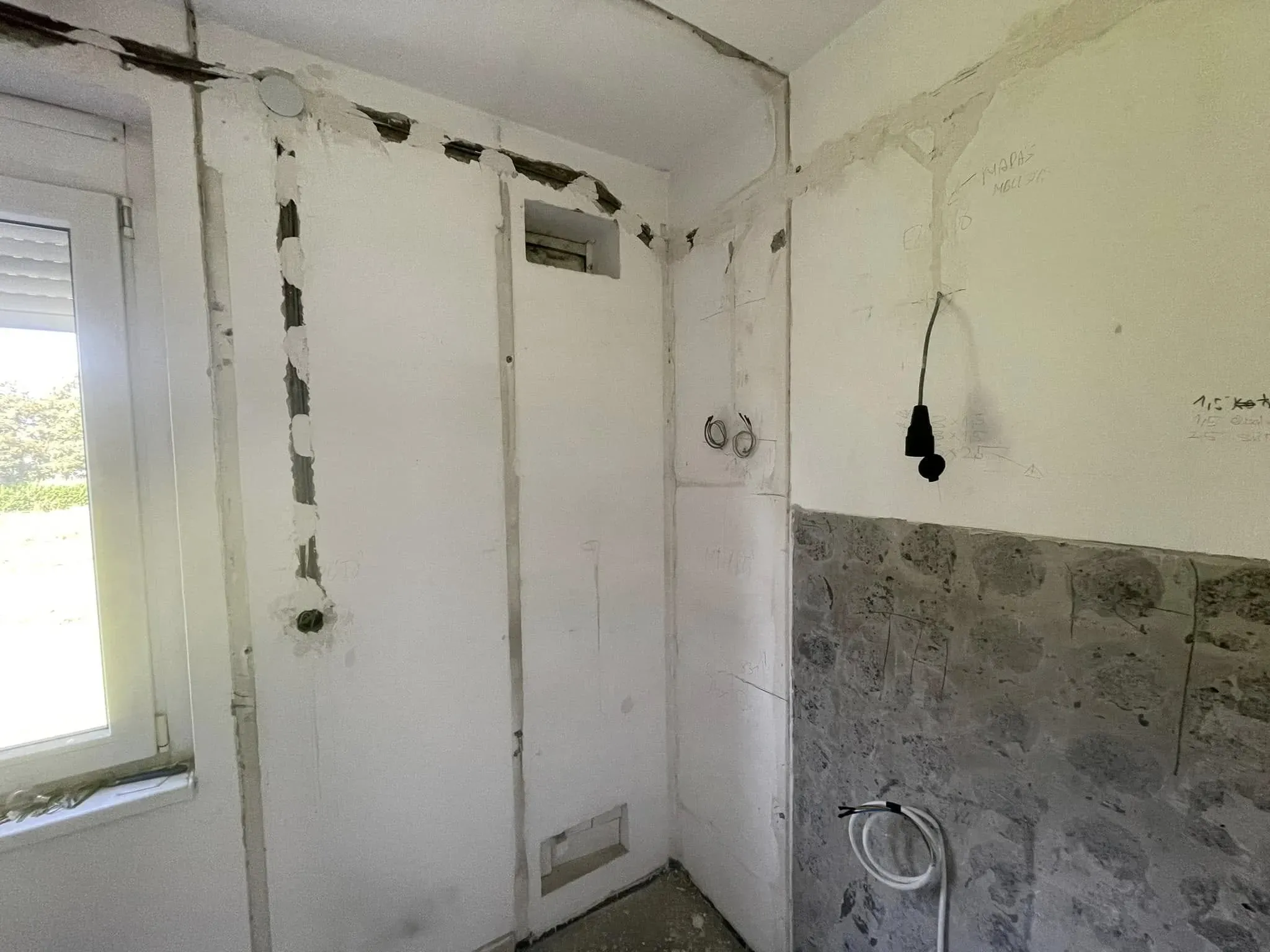 Villanyszerelési munka 86